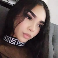 emiliqueen8 webcam model
