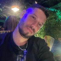 leeogarcia's Offline Chat Room