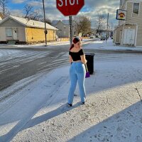 LauraMFlo's Offline Chat Room