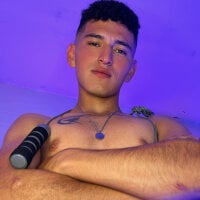 RonnyCurls_