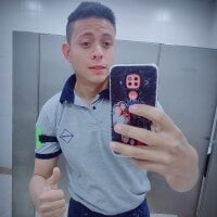 julio1438925's Offline Chat Room