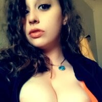 lilgypsywhore's Offline Chat Room