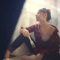 Mae_rise's Offline Chat Room