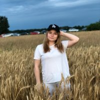 SuperGirl2O21's Offline Chat Room