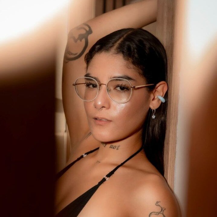 LauraRaider's Stripchat show and profile