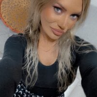 Phoenix_Nine's Offline Chat Room