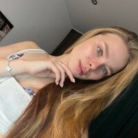 Icehoneybyte webcam model