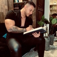 Maxxxpowerful webcam model