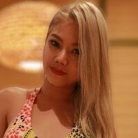 suzyrealcute's Offline Chat Room