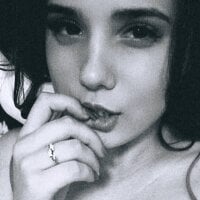 Sweet_Cherry69's Offline Chat Room