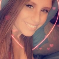 Redbabe2211's Offline Chat Room