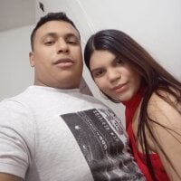 MarcelaAndFrank's Offline Chat Room