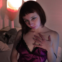 Lissa_Shy's Offline Chat Room