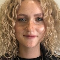 KariiiQueenn's Offline Chat Room