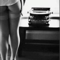 DesireDe_x18's Offline Chat Room