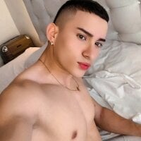 SantiagoXoXo webcam model