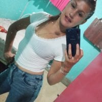 argentinian_Xgirl's Offline Chat Room