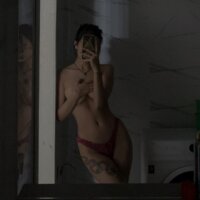 livia_sa's Offline Chat Room