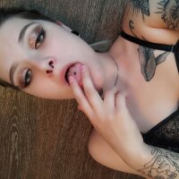 غرفة دردشة alice_polachek دون اتصال