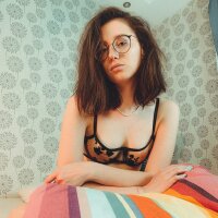 StephanieJunn Offline chat-huone