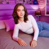 AdelineJons offline chatrum