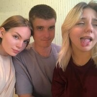 DivineTrio webcam
