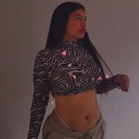 KylieMartinnez's Offline Chat Room