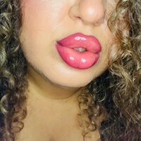 HotLips06's Offline Chat Room