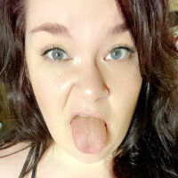 Miss_Rileyx's Offline Chat Room