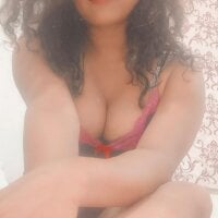YOURS_STUTI webcam model