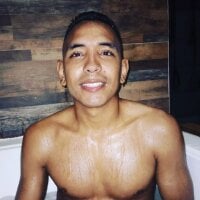 negrocaliente2929's Offline Chat Room