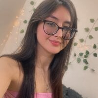 Just_Isaa webcam model