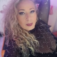 sofiacurvy_45