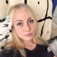 lovely_blond_gays' Offline Chat Room