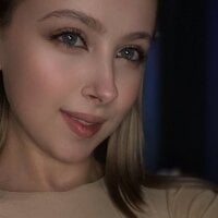 novel__chloe webcam model