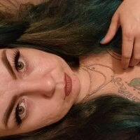 Mamitatted's Offline Chat Room