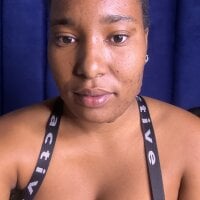 Queen-V webcam model