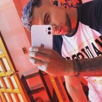 Aaron_hot2
