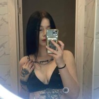 Aline_Greeen's Offline Chat Room
