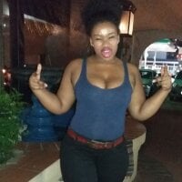 FLOWERLIPS25 webcam model