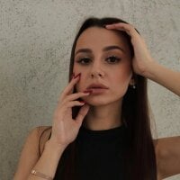 Caroline_Aven