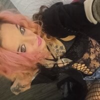 Thosedangerouseye's Offline Chat Room