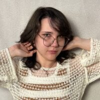 LiliViolet webcam model