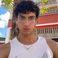 axel_love13's Avatar Pic