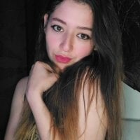 Rose_rose_ Adlı Modelin Çevrimdışı Sohbet Odası
