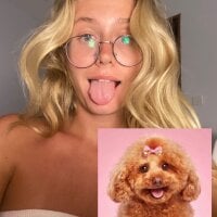 JunieMoonie's Offline Chat Room