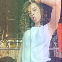 Pretty__Molly's Offline Chat Room