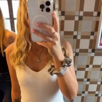 Phoenix_BlondeX webcam