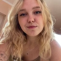 Yara_Shahidi webcam model