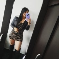 Zoe__Moore Adlı Modelin Çevrimdışı Sohbet Odası